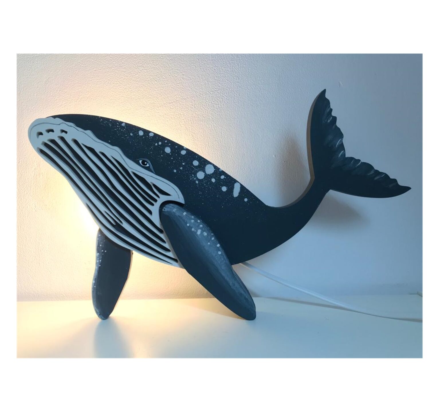 lampka na ścianę wieloryb