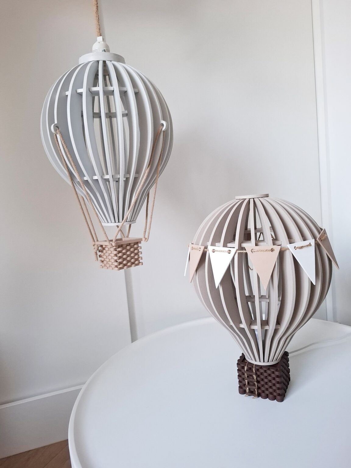 lampa stojaca i wiszaca balon