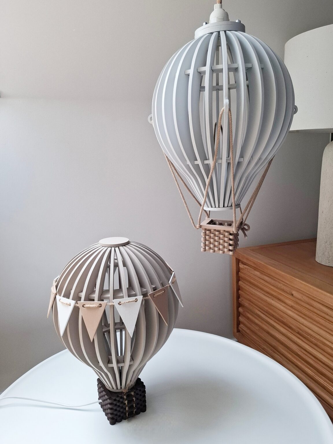zestaw lampa balon na sufit i stojaca